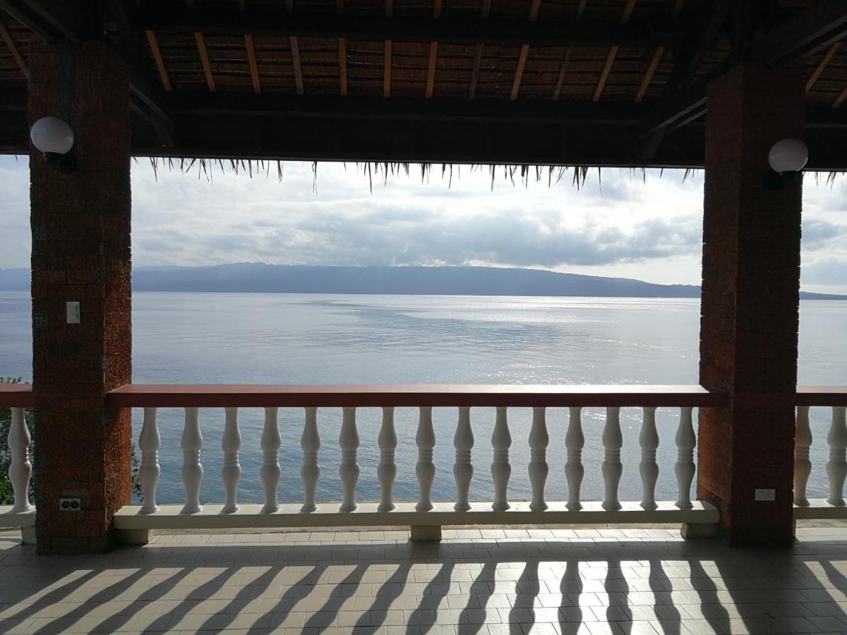Wuthering Heights Bed & Breakfast By The Sea Dumaguete City Exterior foto