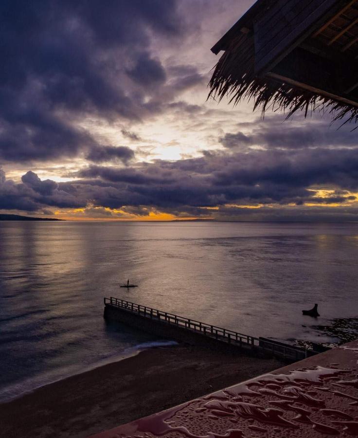 Wuthering Heights Bed & Breakfast By The Sea Dumaguete City Exterior foto