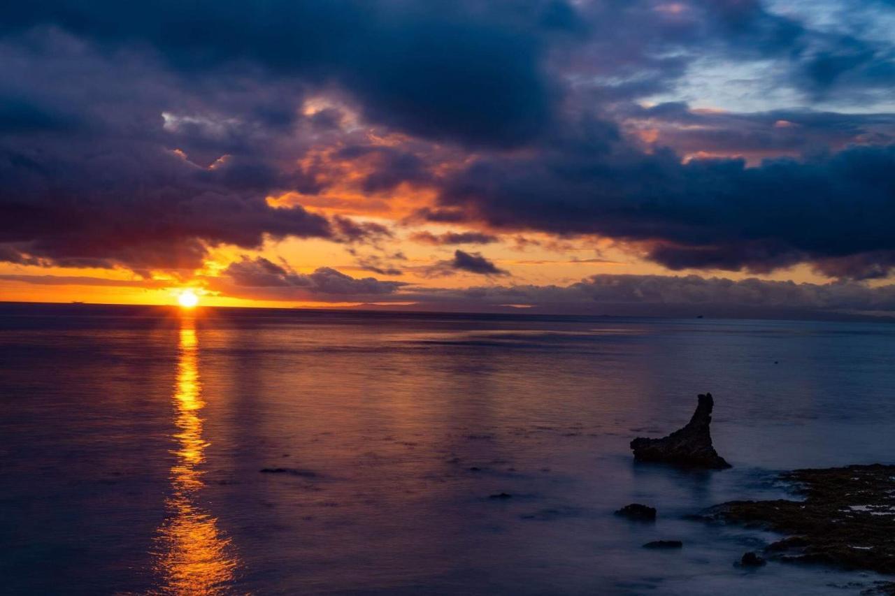 Wuthering Heights Bed & Breakfast By The Sea Dumaguete City Exterior foto