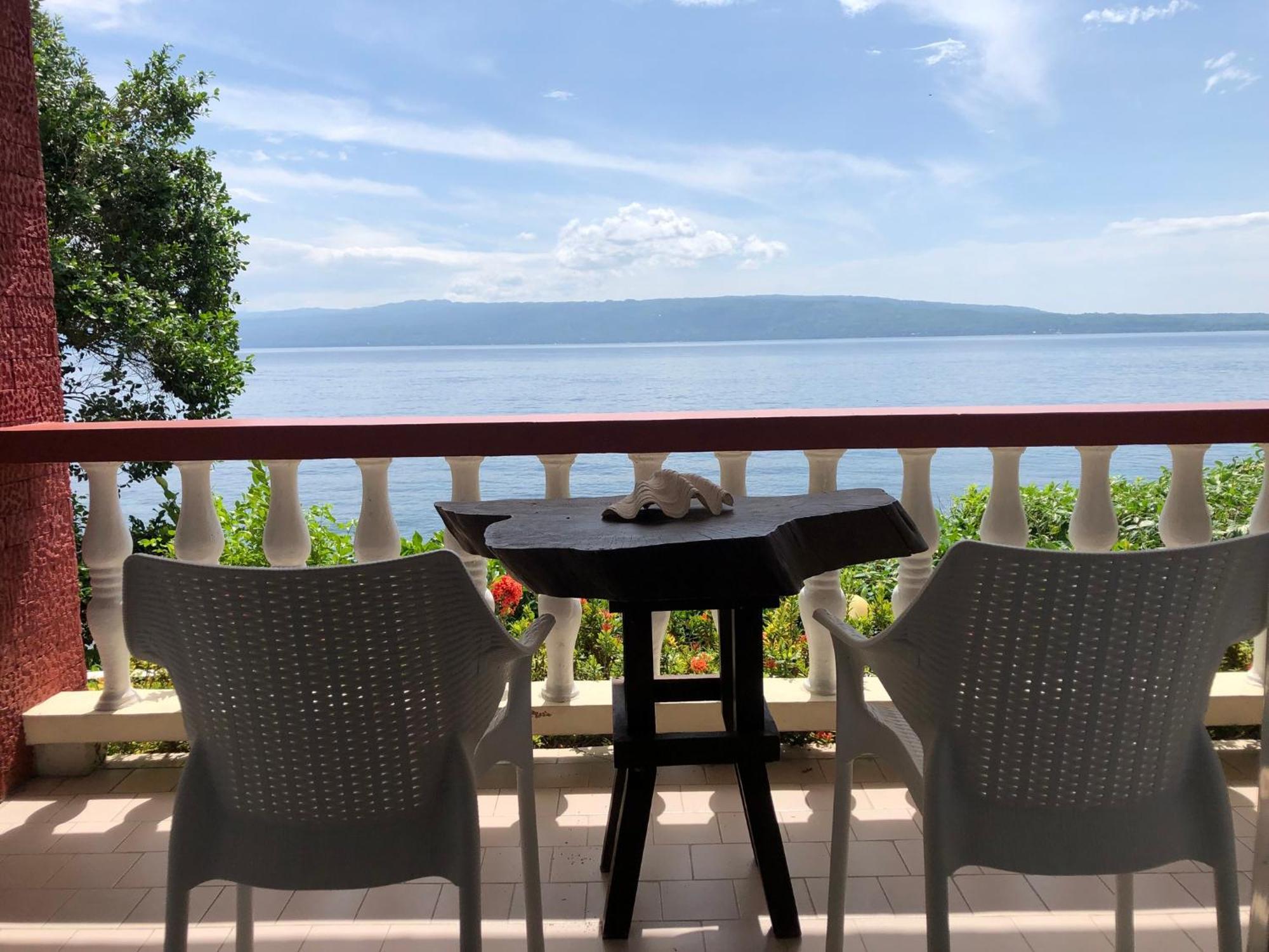 Wuthering Heights Bed & Breakfast By The Sea Dumaguete City Exterior foto