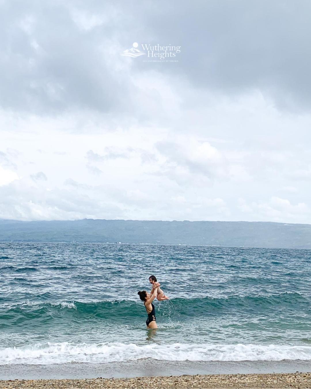 Wuthering Heights Bed & Breakfast By The Sea Dumaguete City Exterior foto